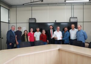 Produtores custeiam projeto de asfalto que beneficia 53 famílias