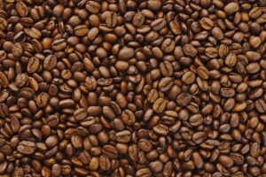 Exportação brasileira de café bate recorde de US$ 15,6 bi em 2025