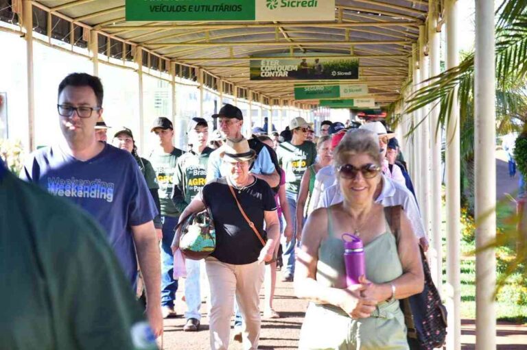 Foi por pouco: Quase cem mil visitantes no parque do Show Rural nesta terça