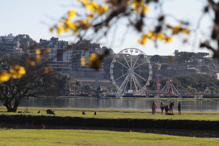 Primeiro fim de semana de outono será de calor e pancadas de chuva isoladas