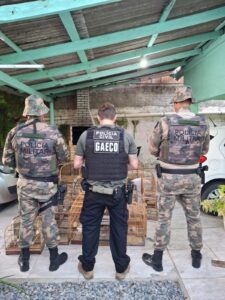 Força-tarefa cumpre 65 mandados e mira rede de tráfico de animais