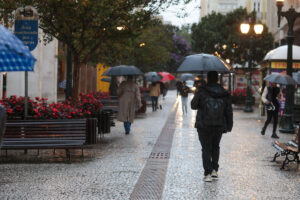 Fim de semana será gelado e com chuva