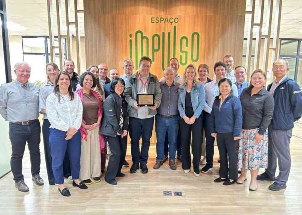 Executivos globais da Cargill estreitam parceria com a Coopavel