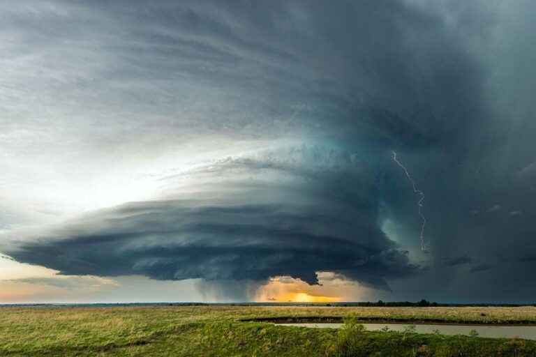 Como se formam as supercélulas: as tempestades mais organizadas e perigosas da atmosfera